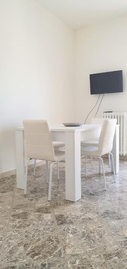 Angela'S Apartment. Elegant Two Bedroom House In Irsina Exterior foto
