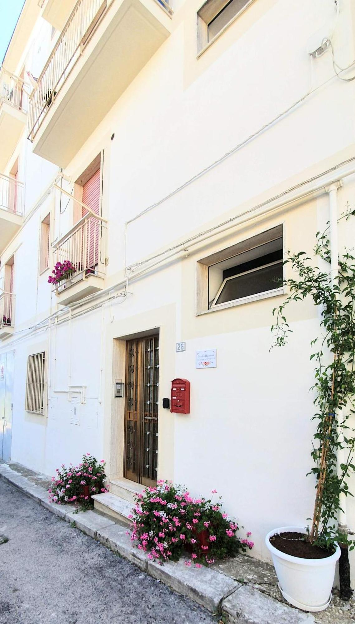 Angela'S Apartment. Elegant Two Bedroom House In Irsina Exterior foto